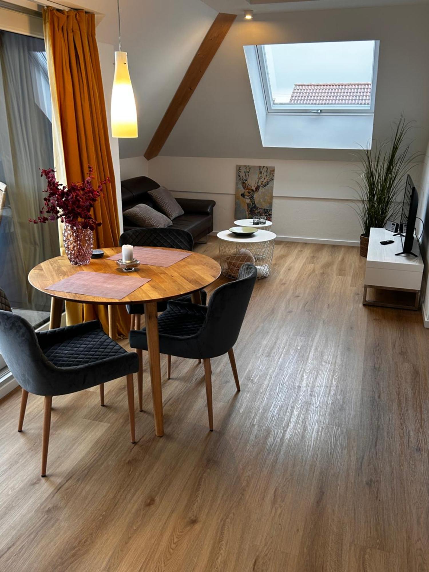 Terralpin Apartments - Charmante Dg Wohnung Mit Balkon Bruckmühl エクステリア 写真